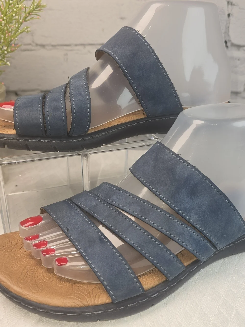 BOC BLUE LEATHER STRAPPY CUSHIONED FLAT SANDAL MINIMALIST FISHERMAN WOMENS 8 EUC